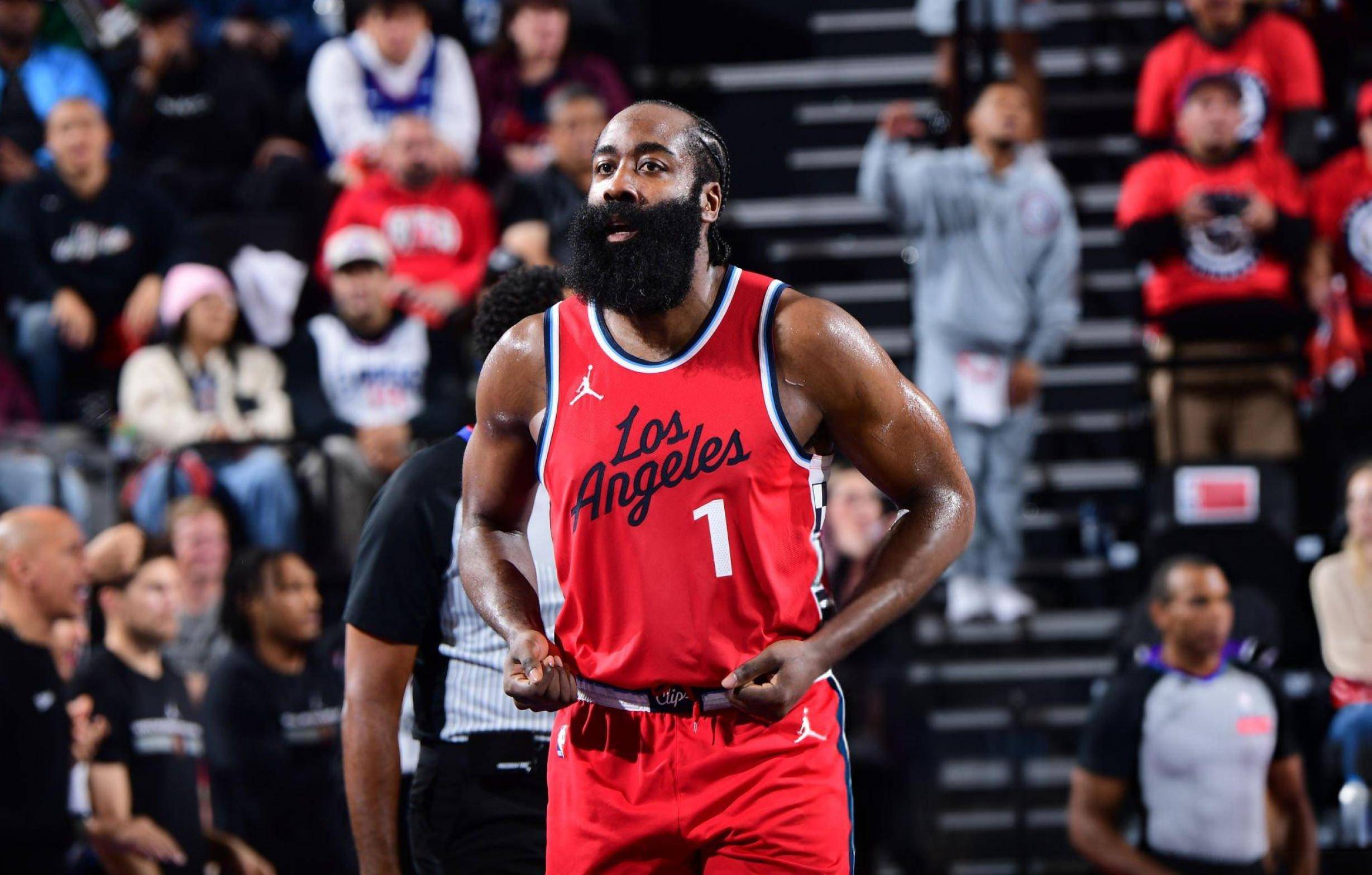 加时末段突围战来临，休斯敦火箭围绕CBA常规赛门线救险，目标明确，更衣室氛围转暖的简单介绍