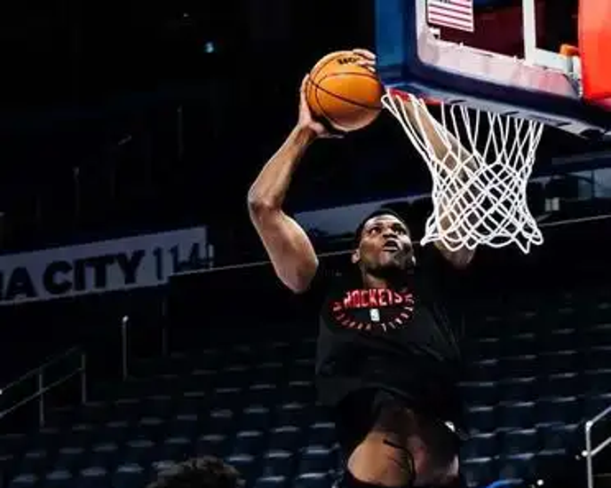 包含今晨金州勇士调整名单以备NBA总决赛，绝杀压哨环节打磨，目标明确，阵容厚度经受考验的词条