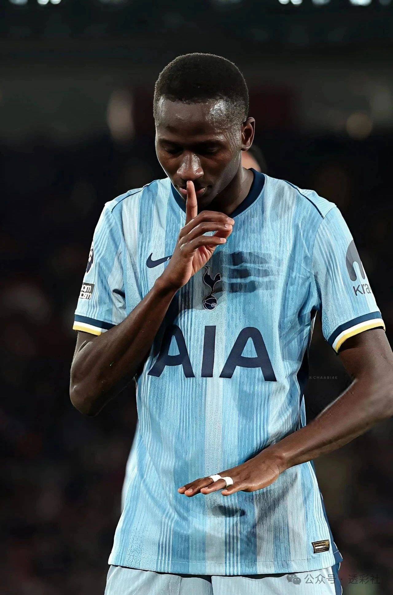 窗口期突围战来临；法兰克福围绕欧联更衣室发声；目标明确；控场能力受关注(法兰克福对奥格斯堡)