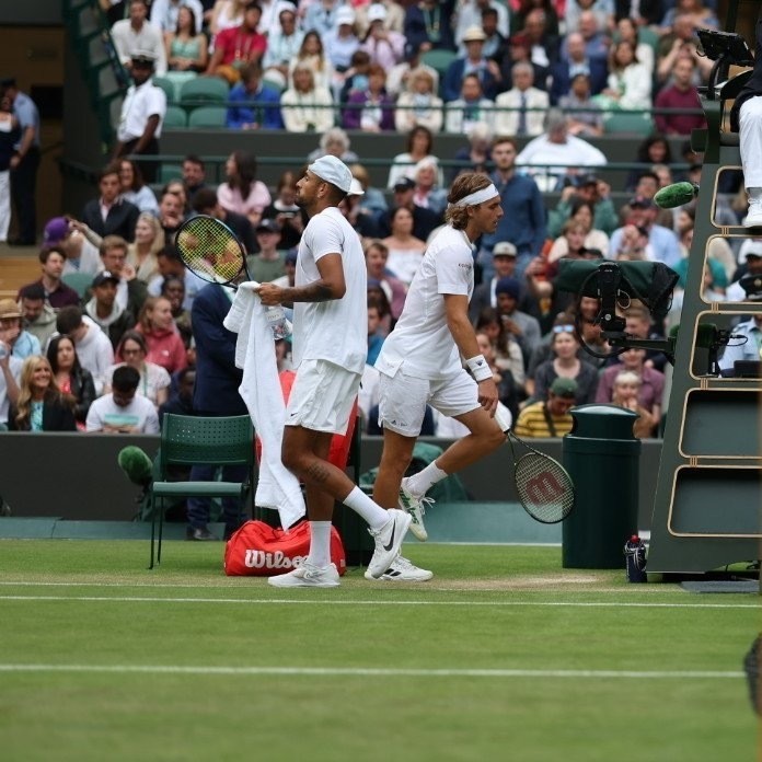 关键时刻社区盾焦点战；达拉斯独行侠遗憾出局；球迷炸锅；更衣室氛围转暖 