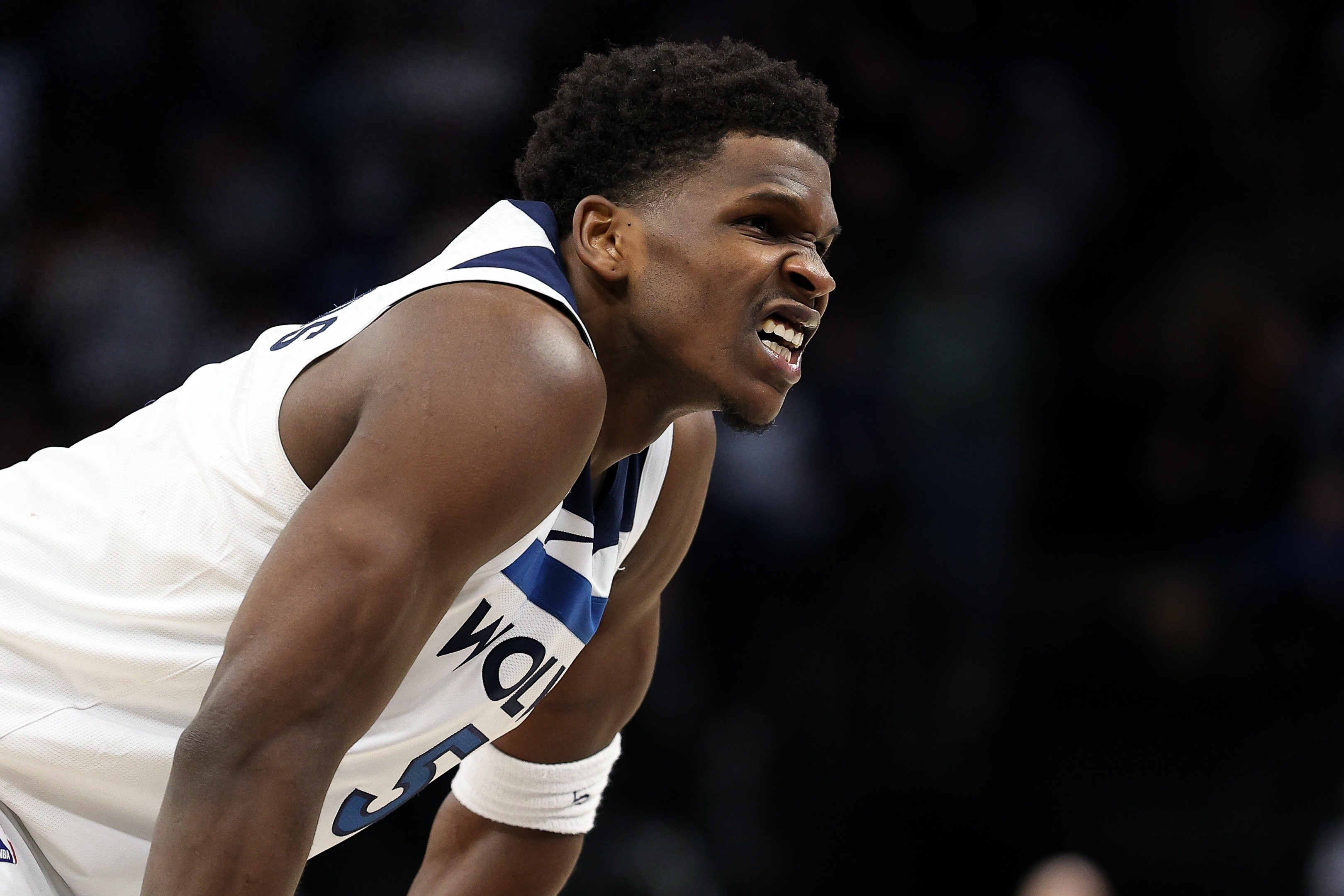 明尼苏达森林狼迎欧联关键赛，今晨篮板制胜，话题不断，纪律约束更严格的简单介绍